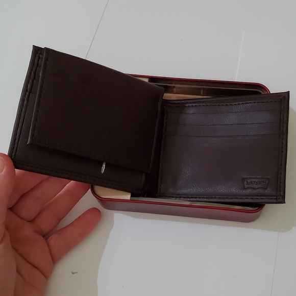 New Levi's brown leather wallet - Picture 2 of 7